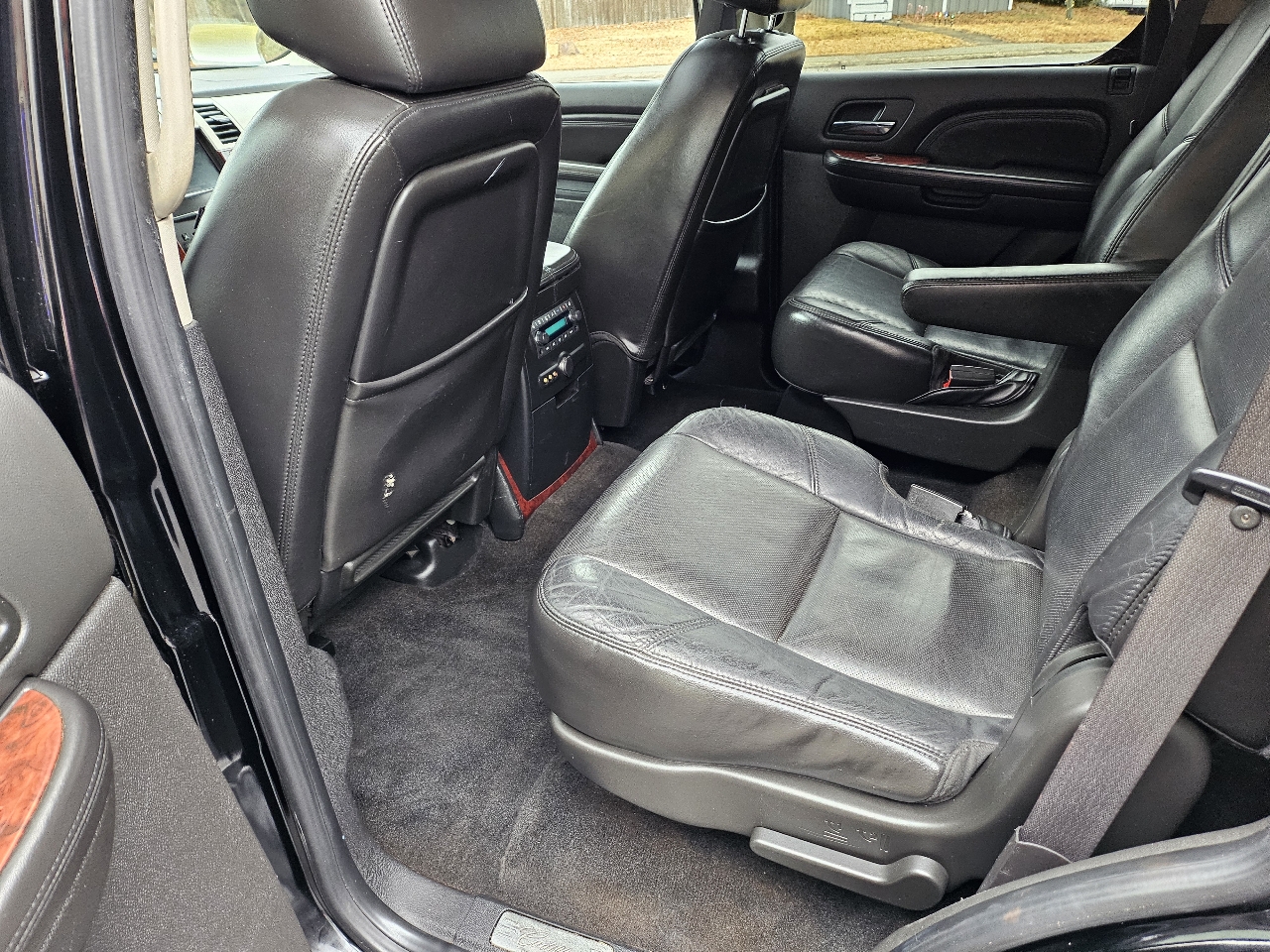 Cadillac Escalade AWD Luxury 2011