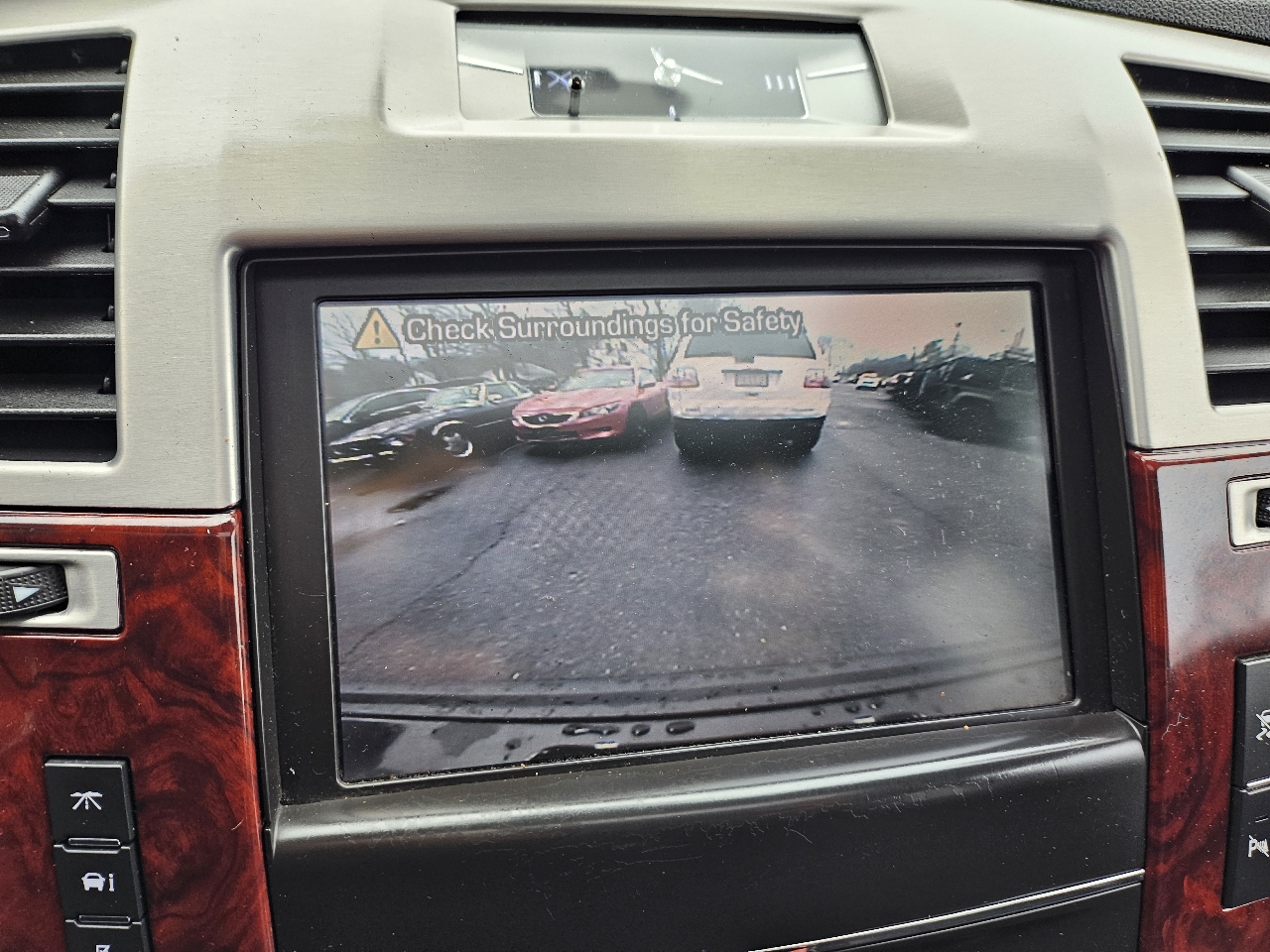 Cadillac Escalade AWD Luxury 2011