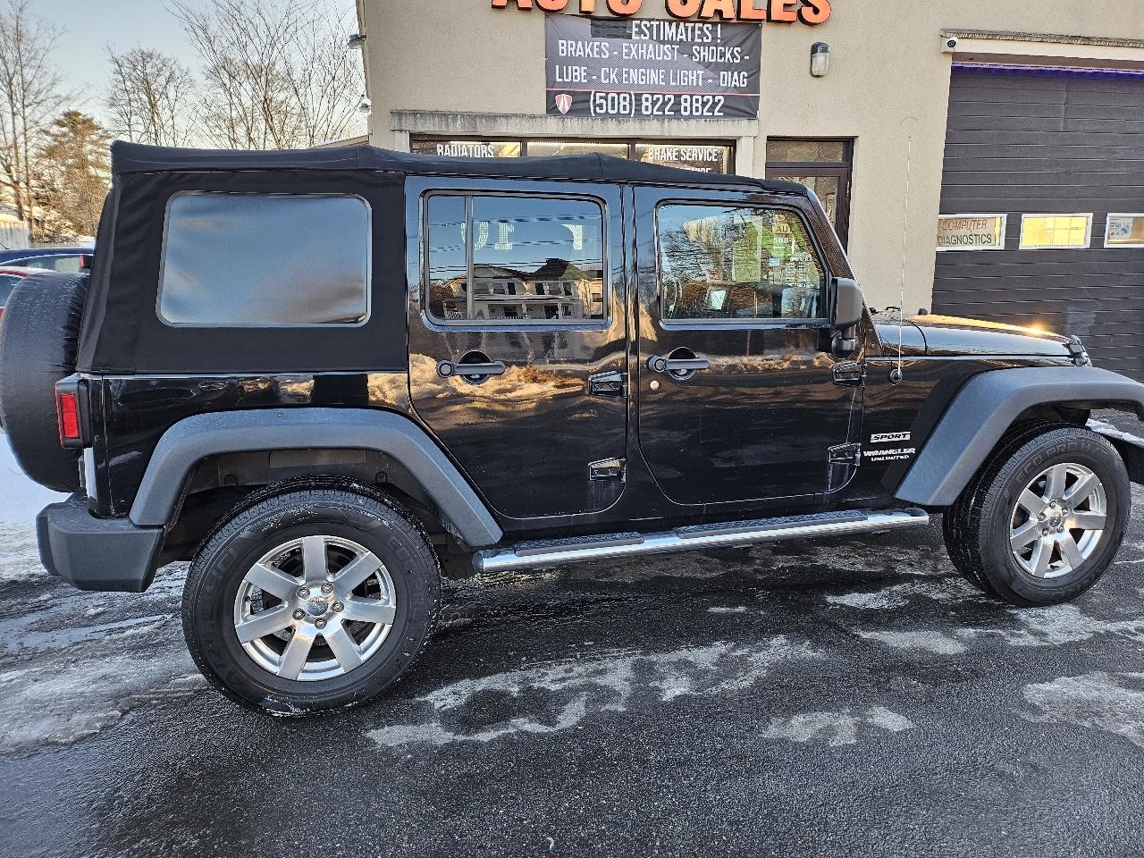 Jeep Wrangler Unlimited Sport 4WD 2013