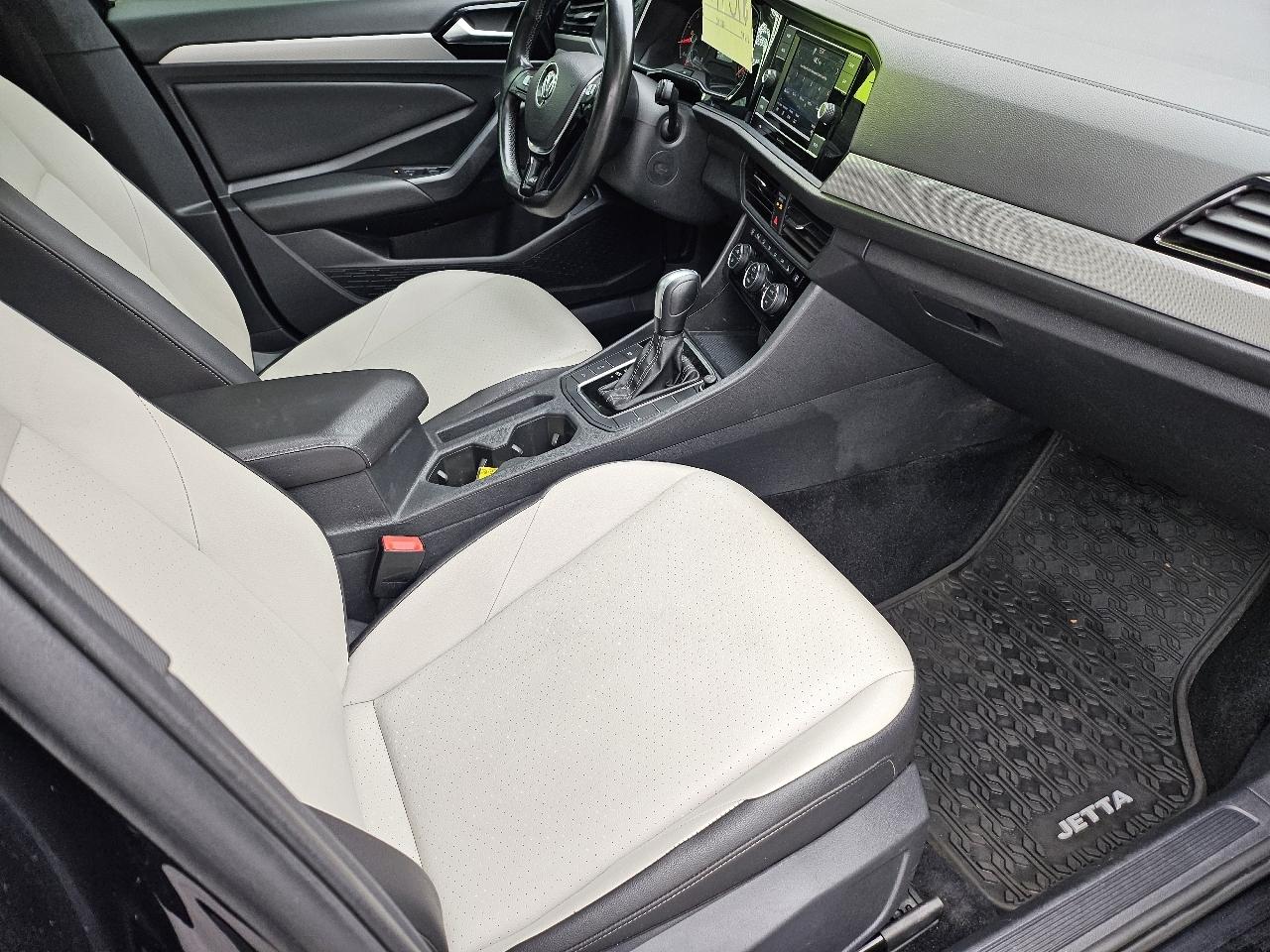 Volkswagen Jetta R-Line Auto 2020