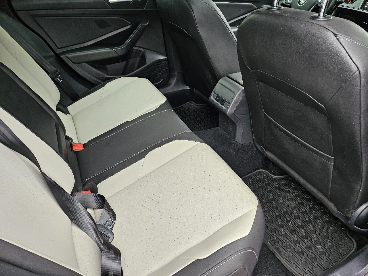 Volkswagen Jetta R-Line Auto 2020