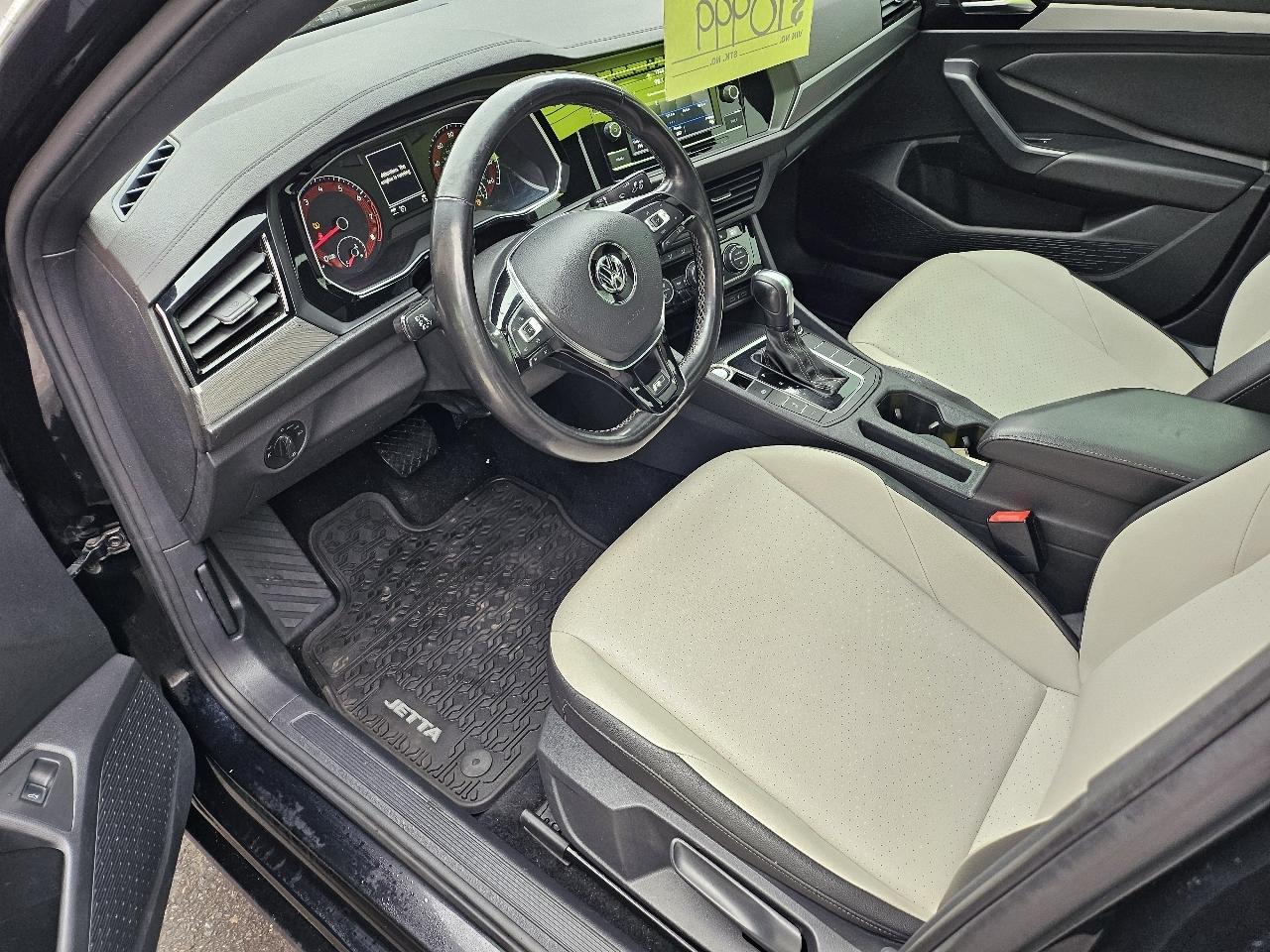 Volkswagen Jetta R-Line Auto 2020