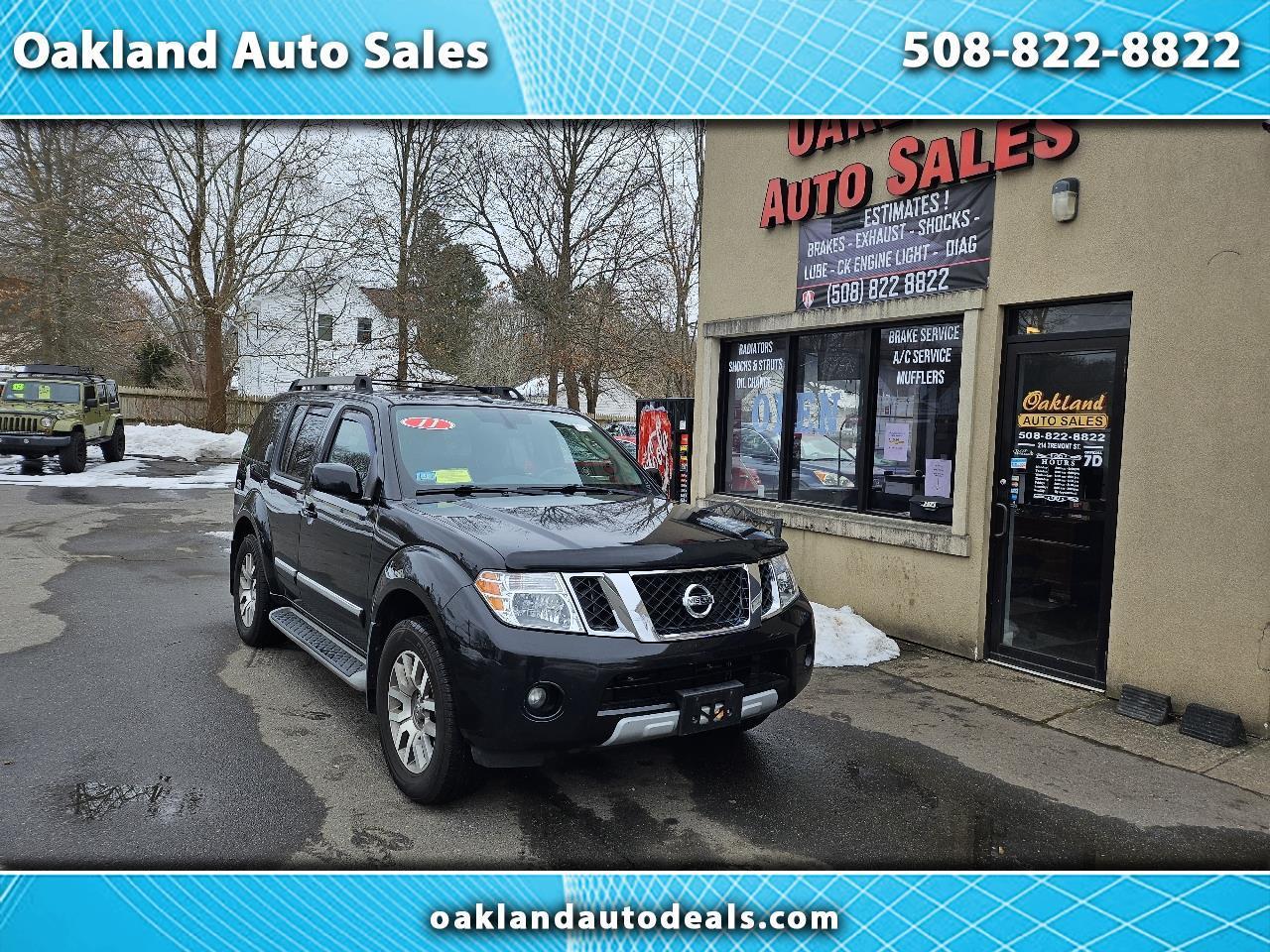 2011 Nissan Pathfinder LE 4WD