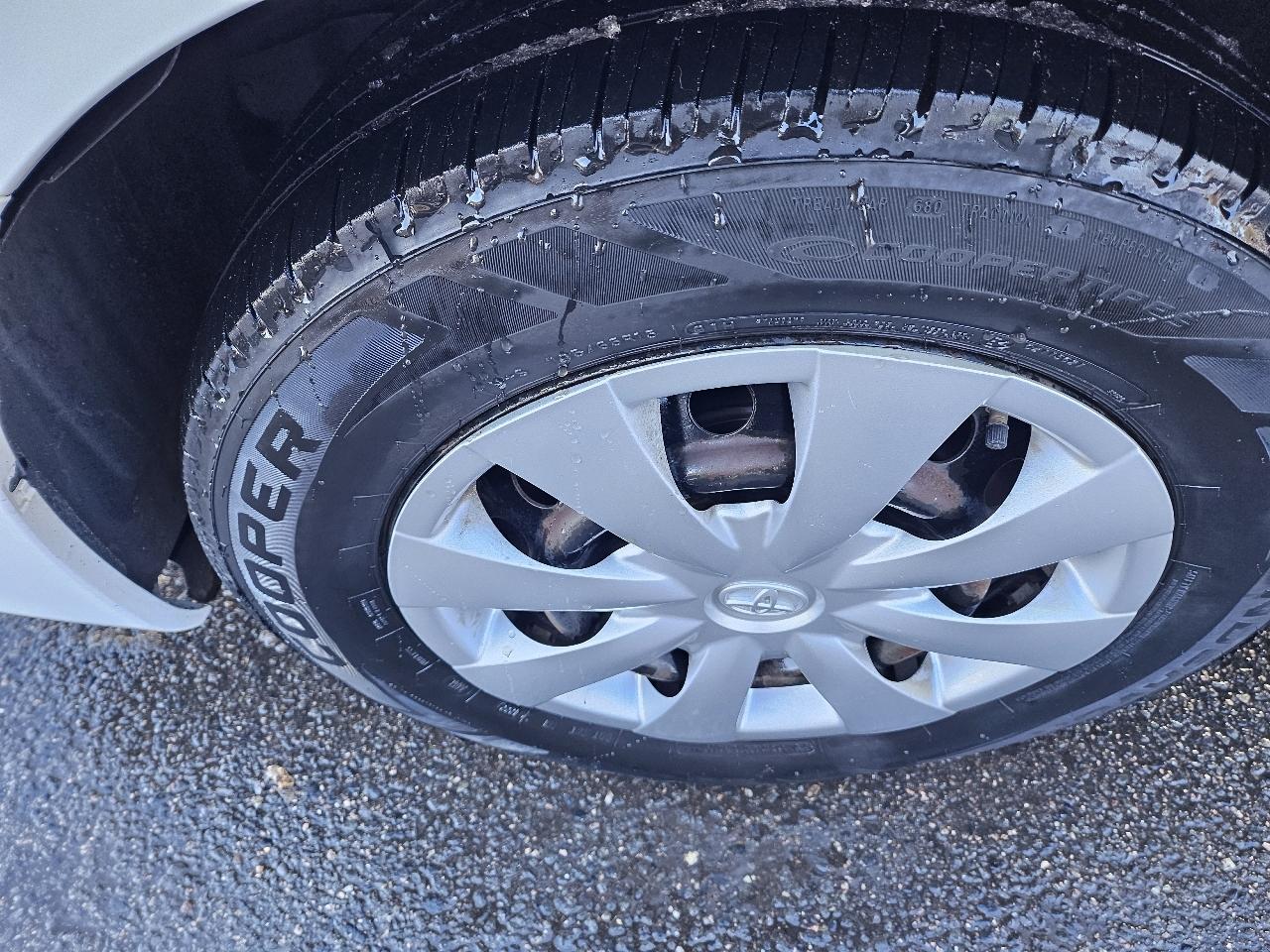 Toyota Corolla 4dr Sedan LE Auto 2011