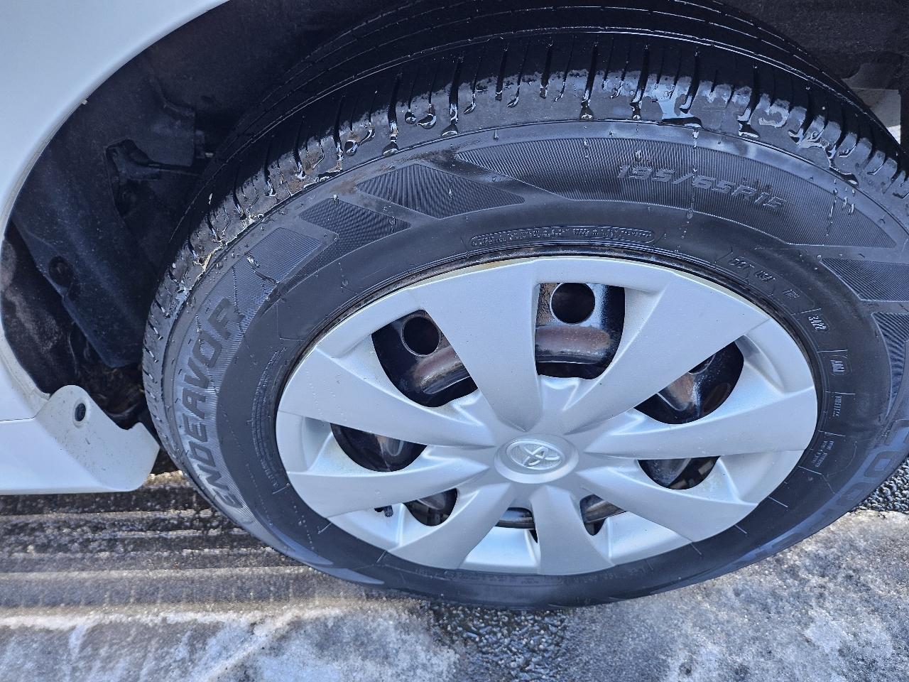 Toyota Corolla 4dr Sedan LE Auto 2011