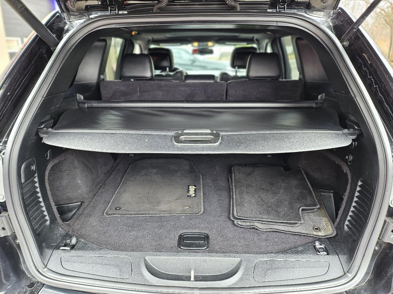 Jeep Grand Cherokee Laredo 4WD 2014