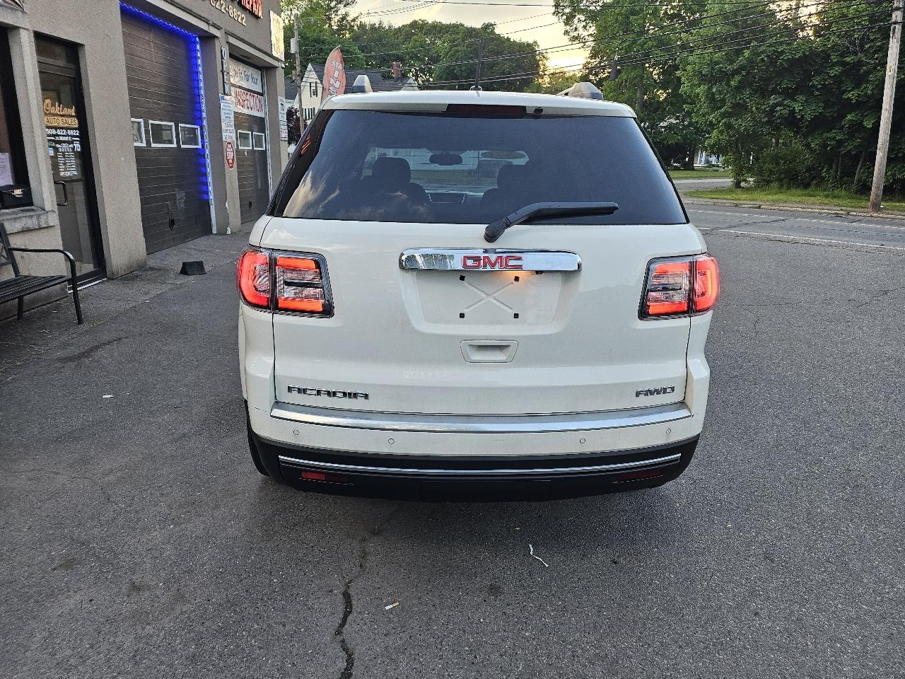 GMC Acadia SLE-2 AWD 2013