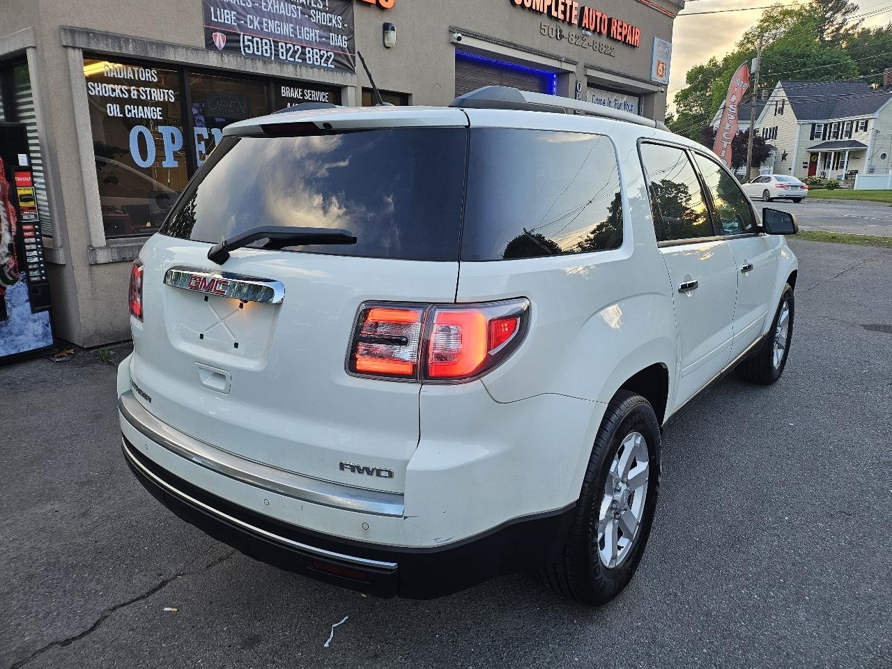 GMC Acadia SLE-2 AWD 2013