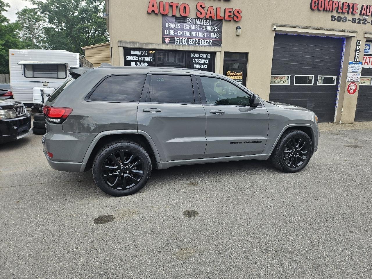 Jeep Grand Cherokee Laredo 2WD 2019