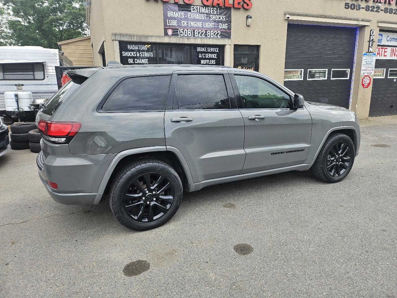 Jeep Grand Cherokee Laredo 2WD 2019