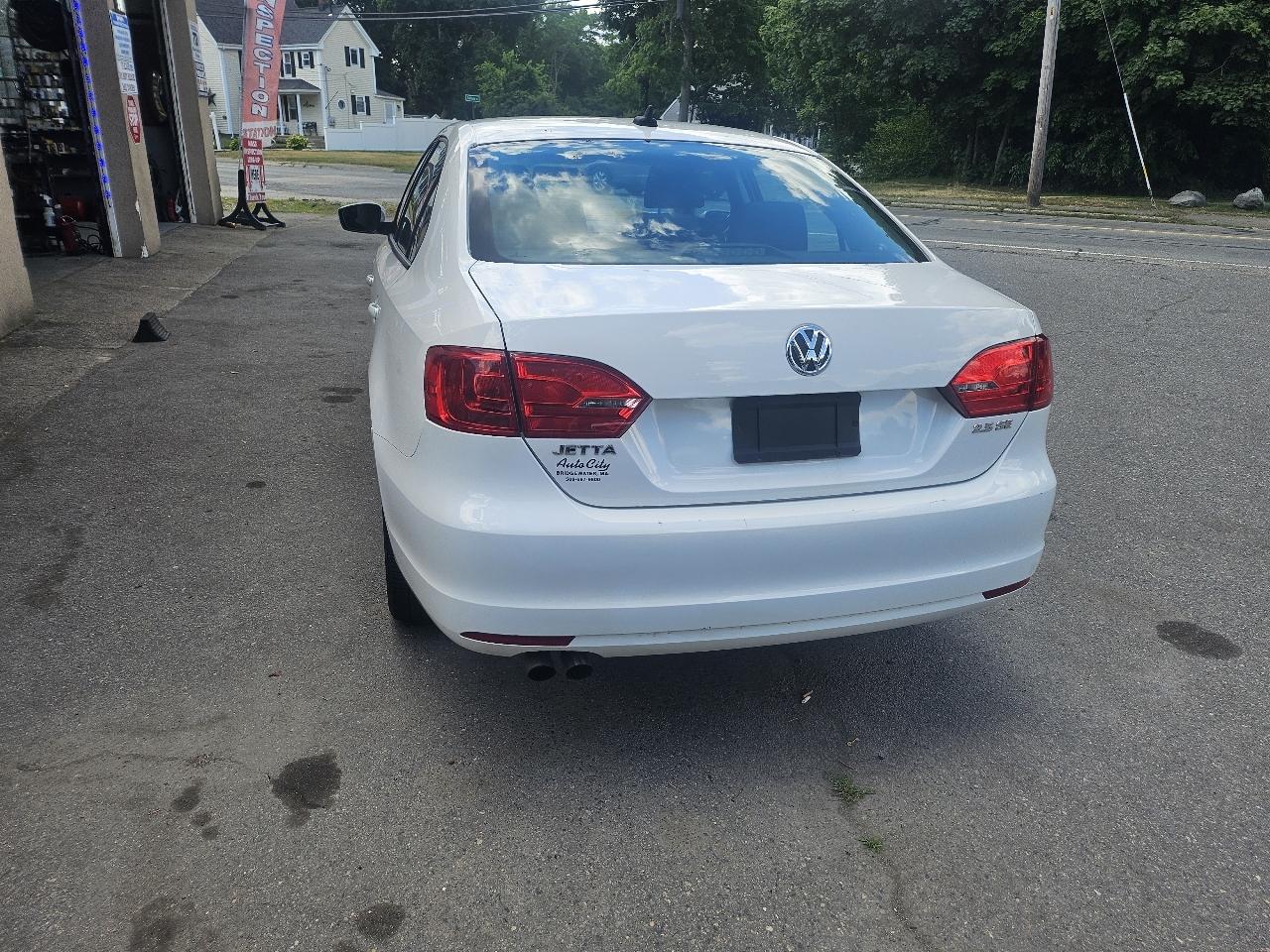 Volkswagen Jetta SE 2012