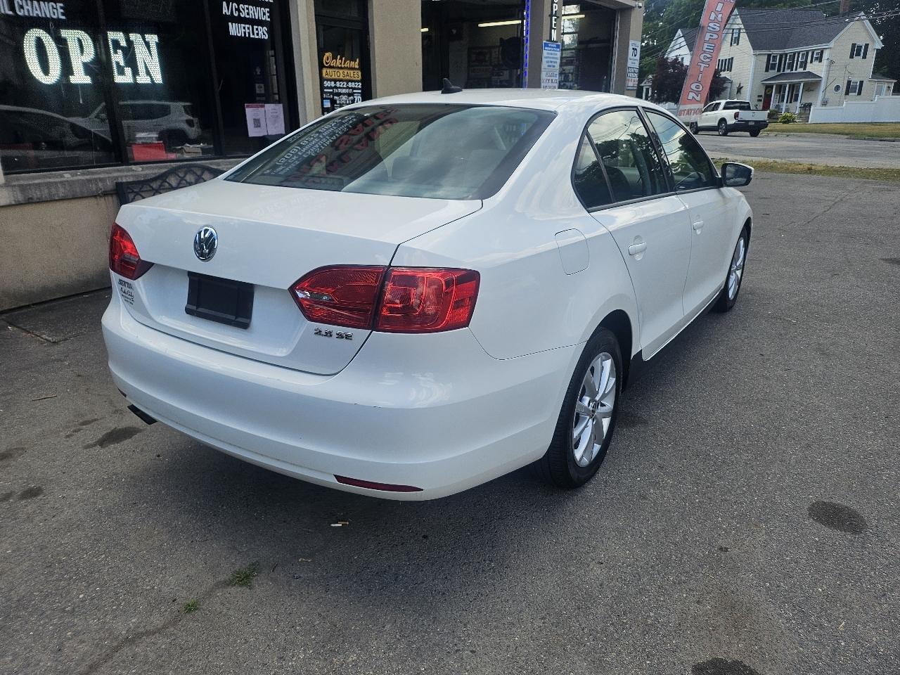 Volkswagen Jetta SE 2012
