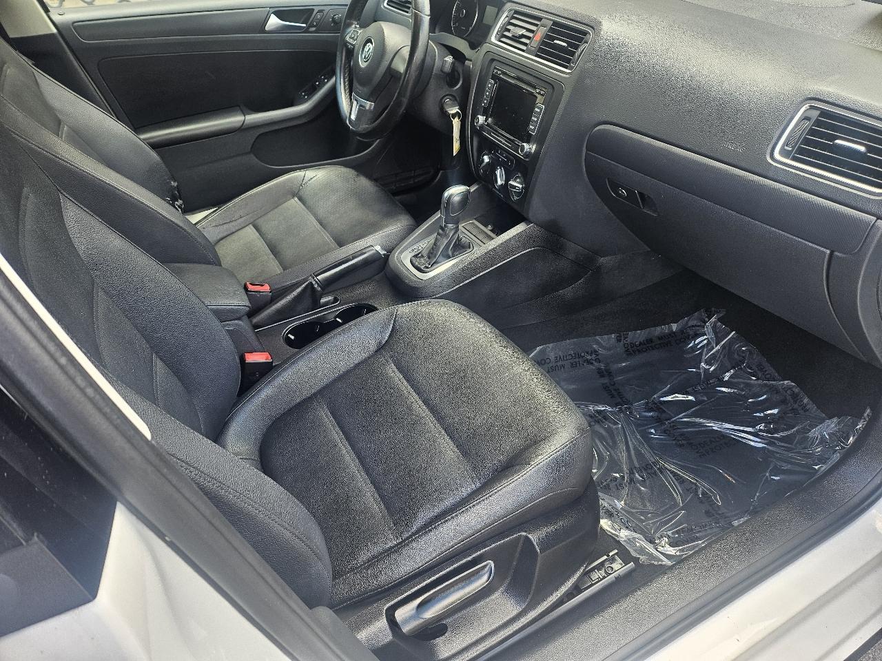Volkswagen Jetta SE 2012