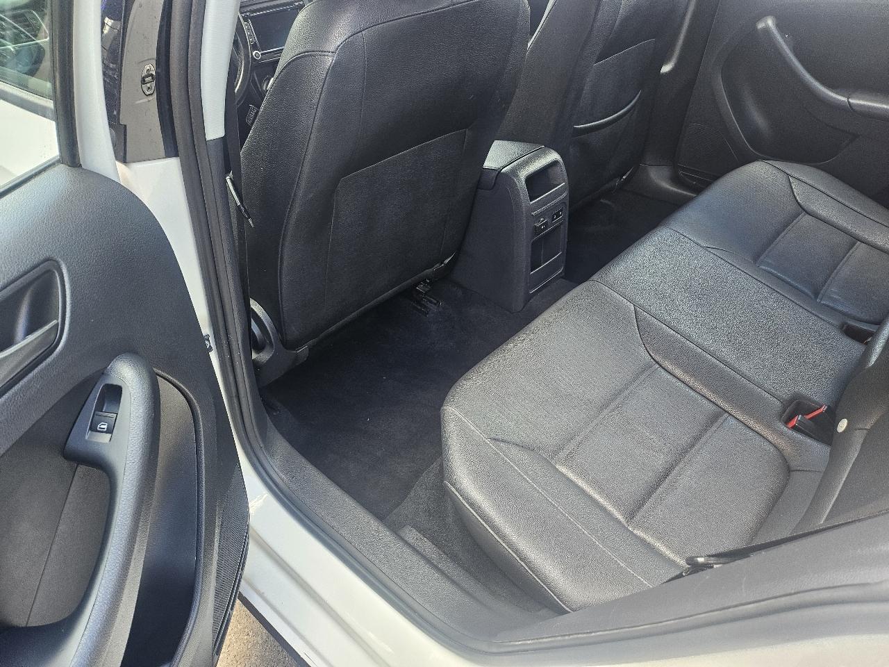 Volkswagen Jetta SE 2012