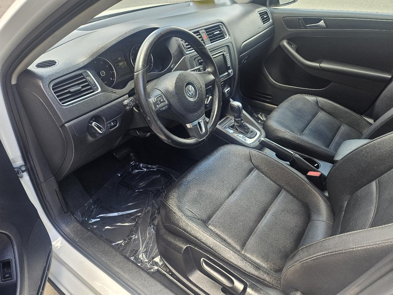 Volkswagen Jetta SE 2012