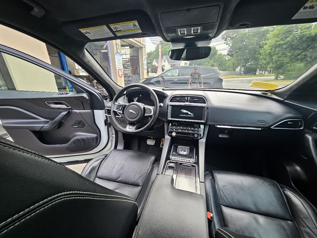 Jaguar F-Pace 25t R-Sport 2019