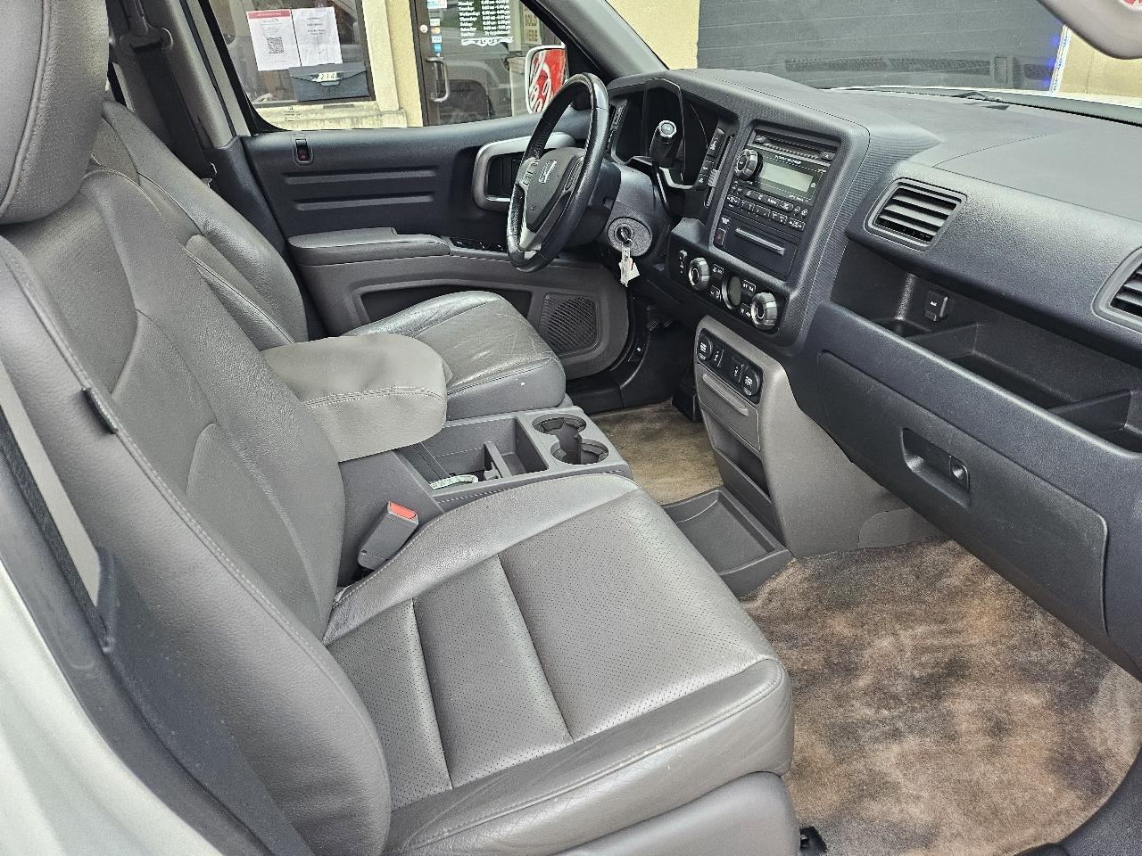 Honda Ridgeline RTL w/ Leather and Navigation 2014