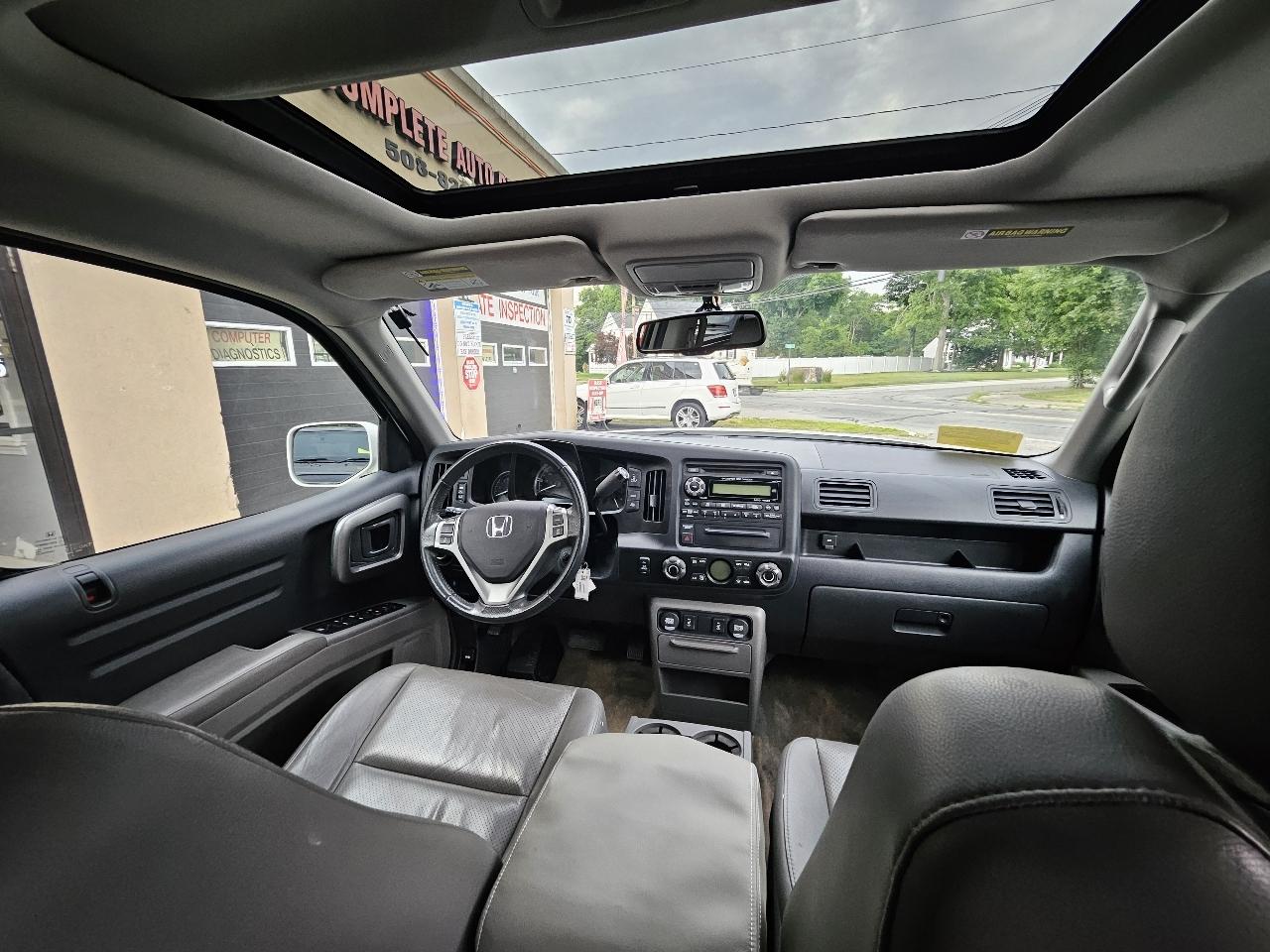 Honda Ridgeline RTL w/ Leather and Navigation 2014