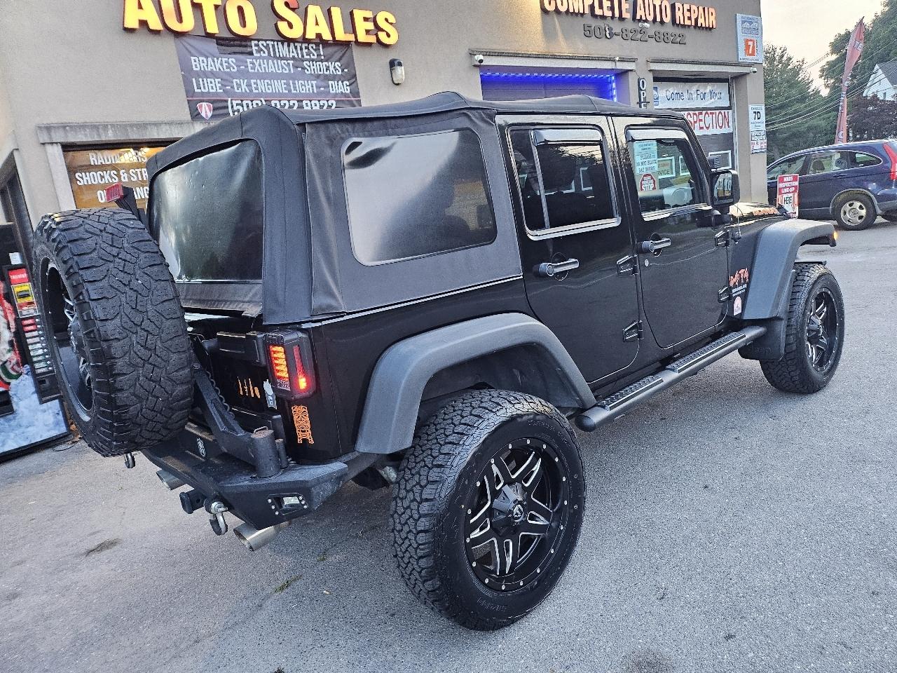 Jeep Wrangler Unlimited Sport 4WD 2012