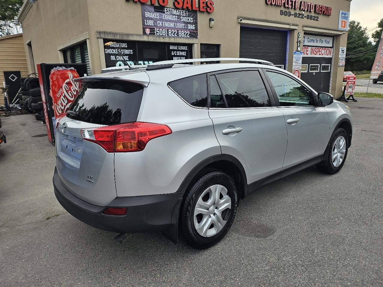 Toyota RAV4 LE AWD 2015