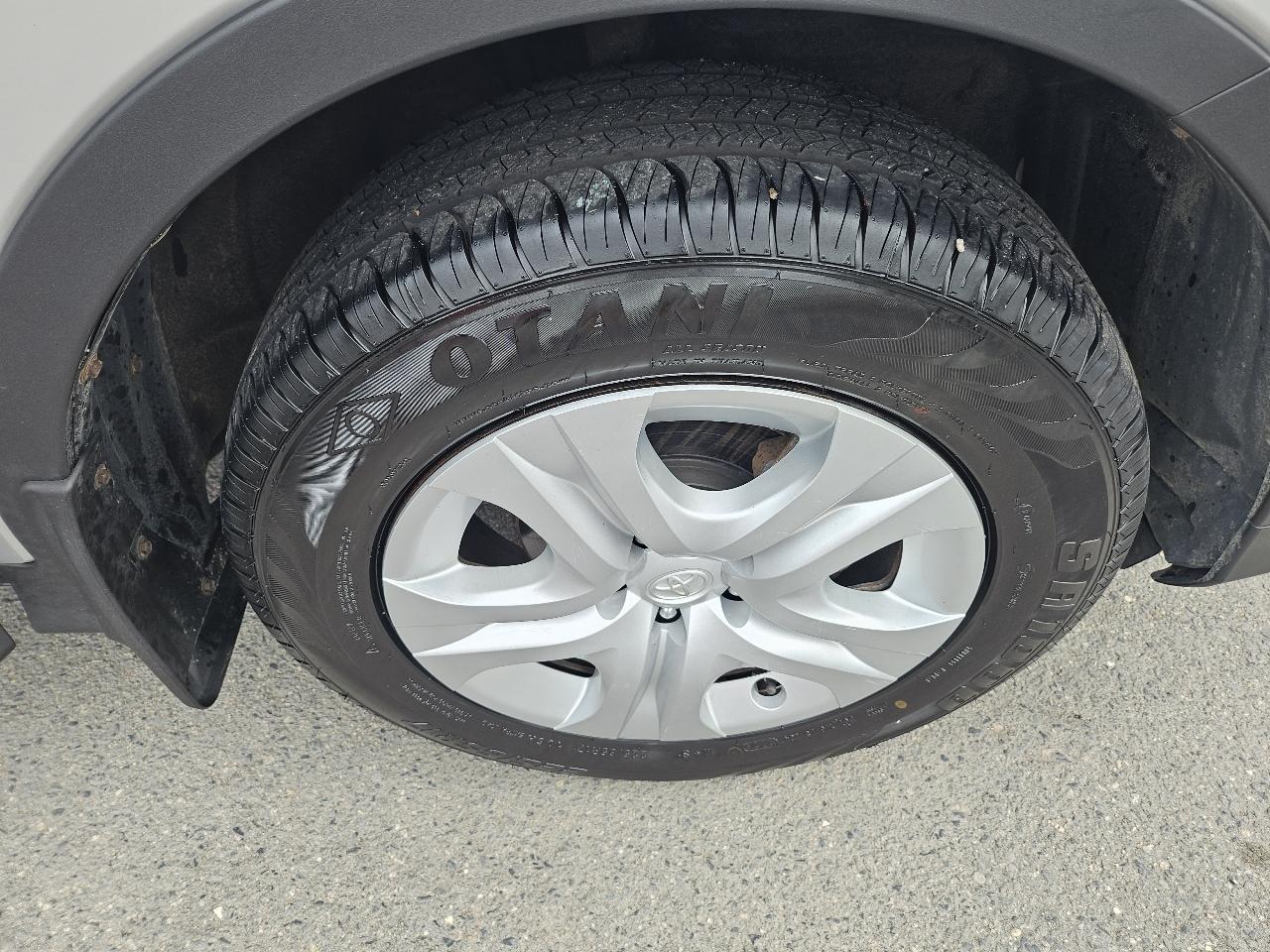 Toyota RAV4 LE AWD 2015