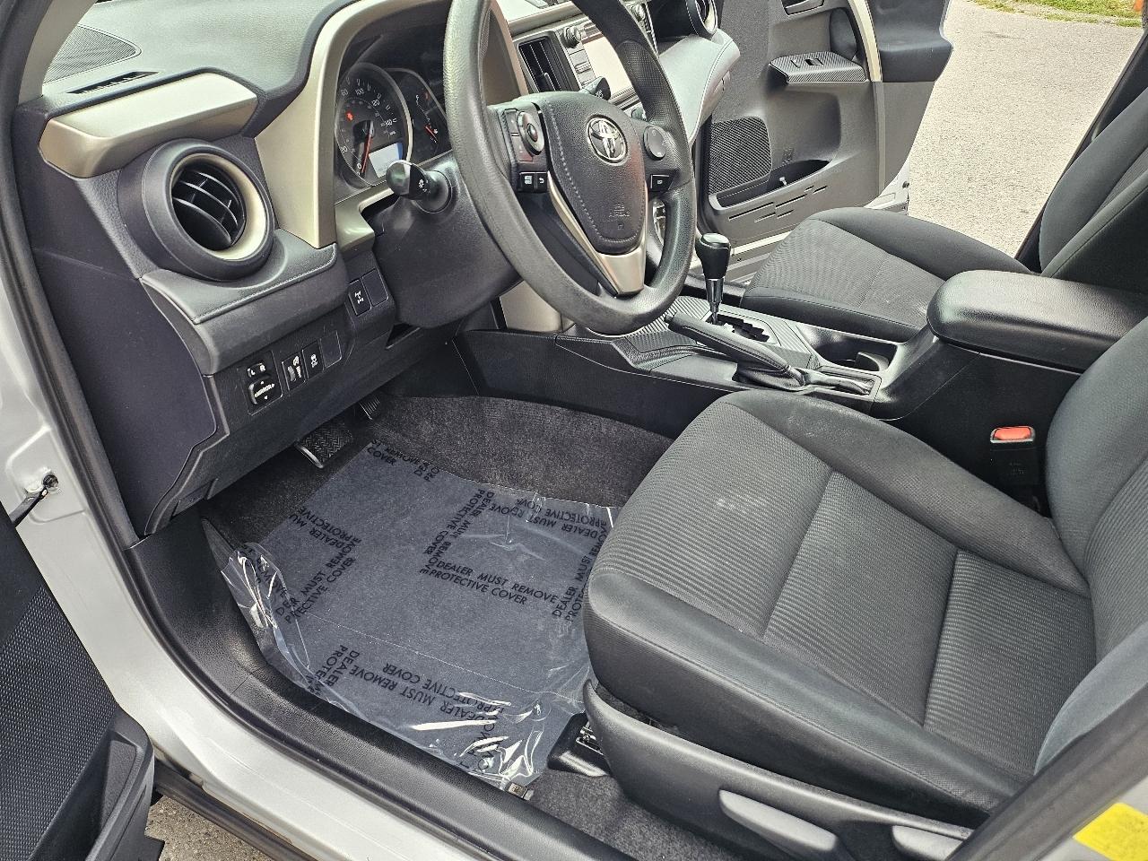 Toyota RAV4 LE AWD 2015