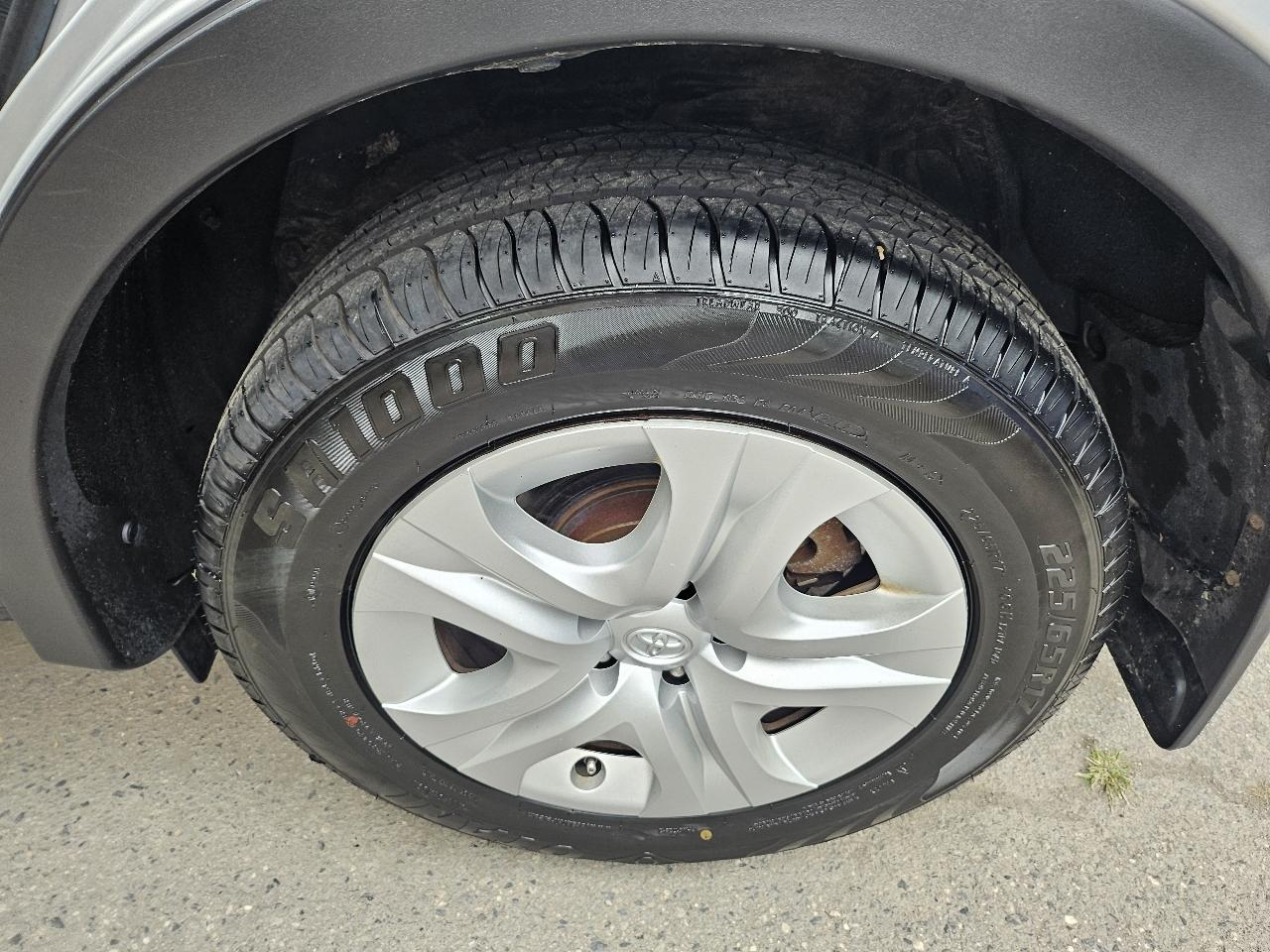 Toyota RAV4 LE AWD 2015