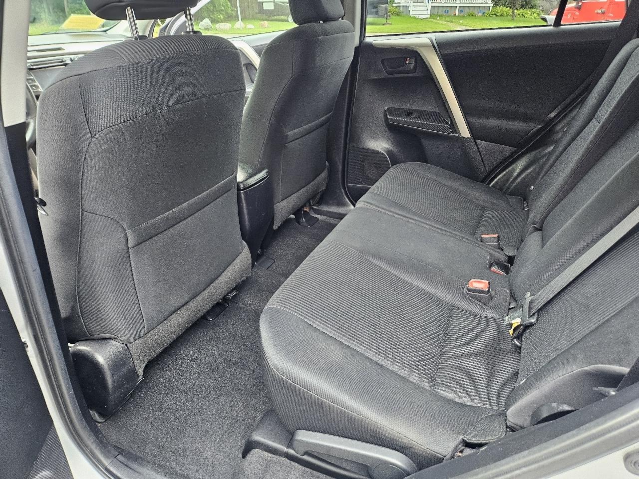 Toyota RAV4 LE AWD 2015