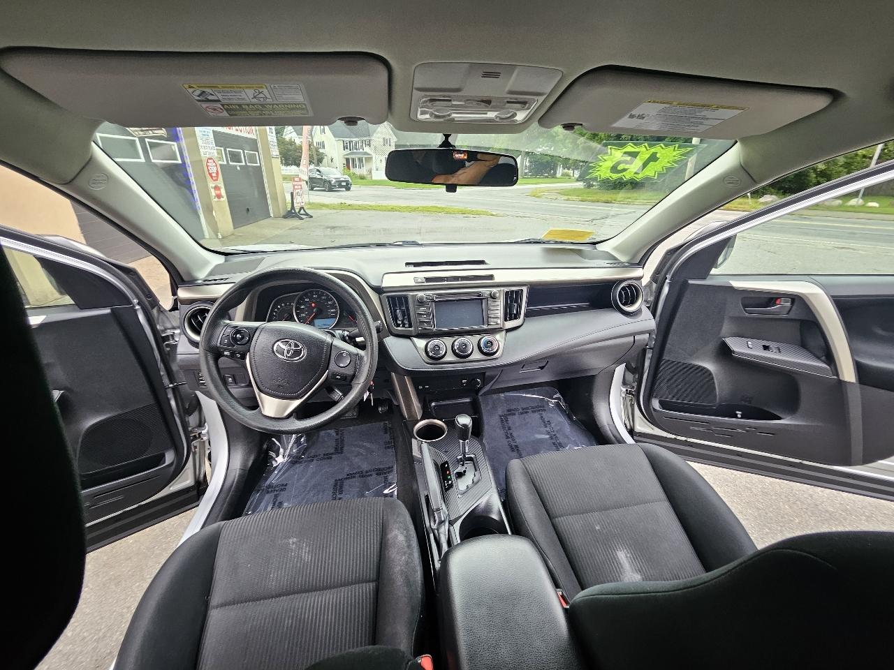 Toyota RAV4 LE AWD 2015