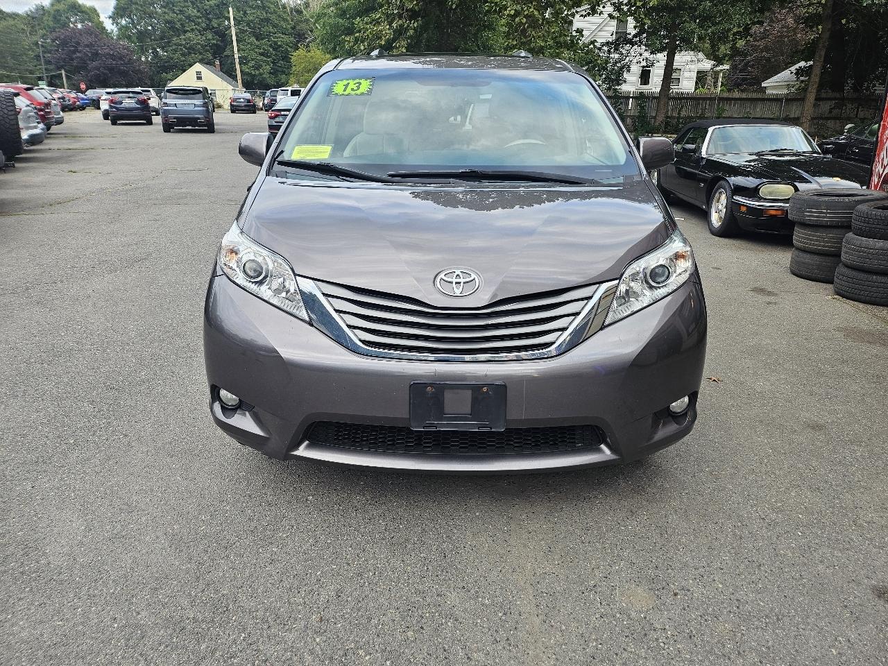 Toyota Sienna Limited AWD 7-Passenger V6 2013