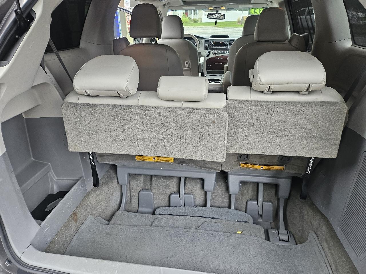 Toyota Sienna Limited AWD 7-Passenger V6 2013