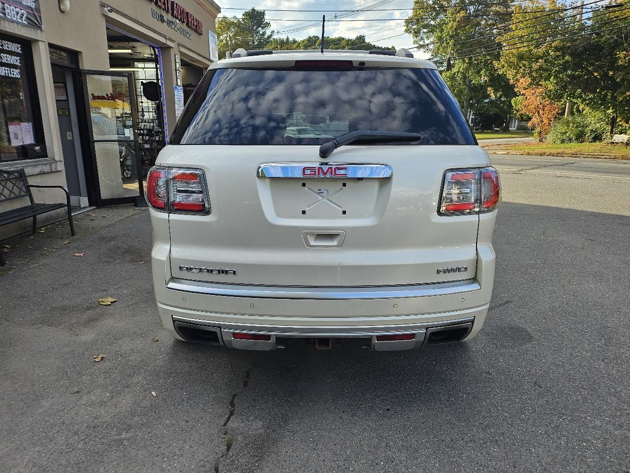 GMC Acadia Denali AWD 2013