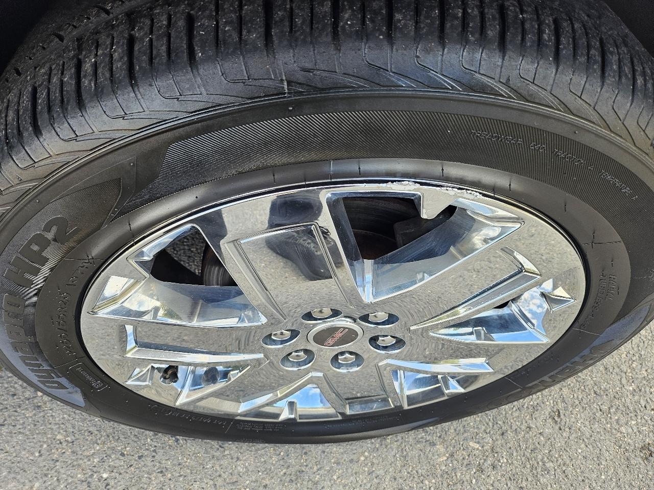 GMC Acadia Denali AWD 2013