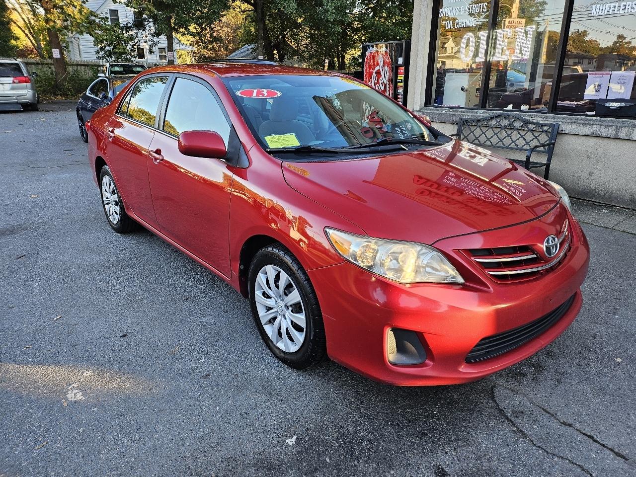 Toyota Corolla 4dr Sdn Auto LE (Natl) 2013