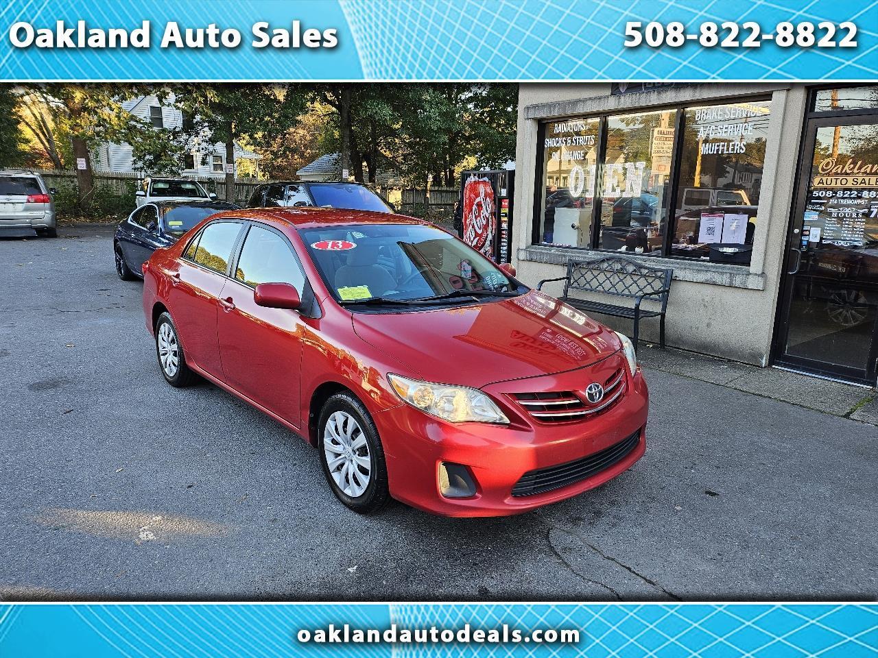 Toyota Corolla 4dr Sdn Auto LE (Natl) 2013