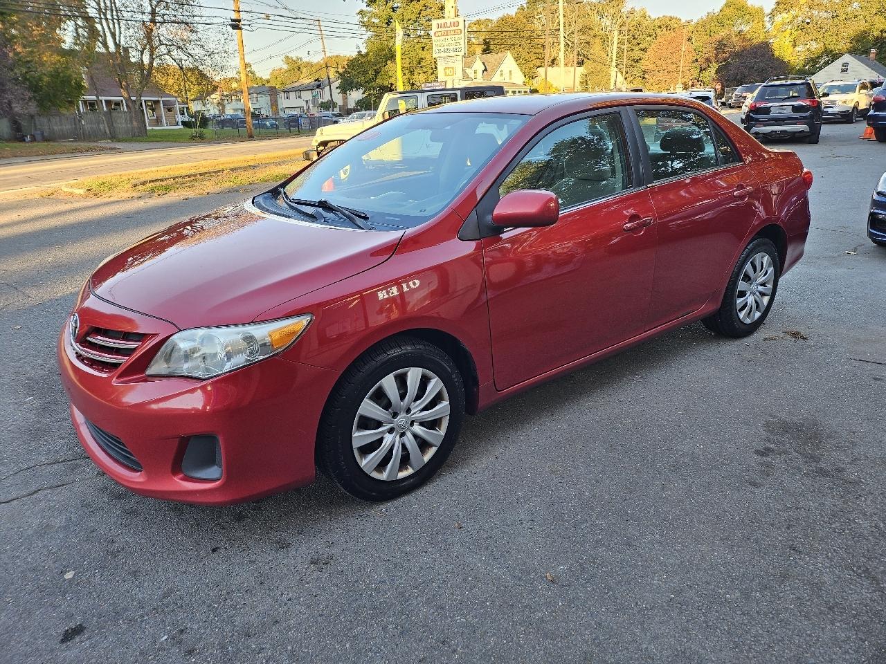 Toyota Corolla 4dr Sdn Auto LE (Natl) 2013