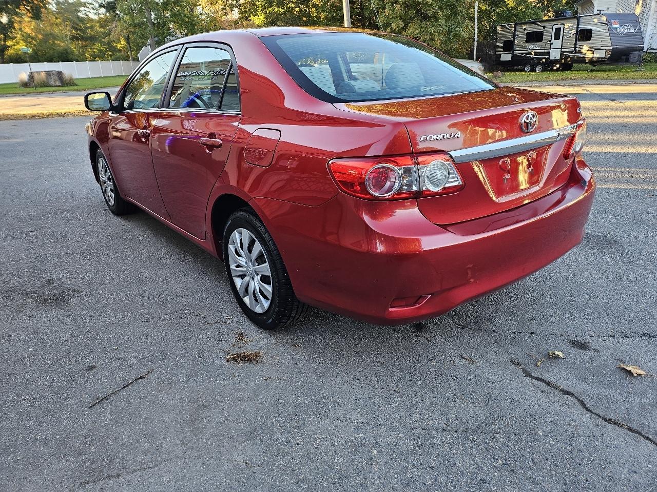 Toyota Corolla 4dr Sdn Auto LE (Natl) 2013
