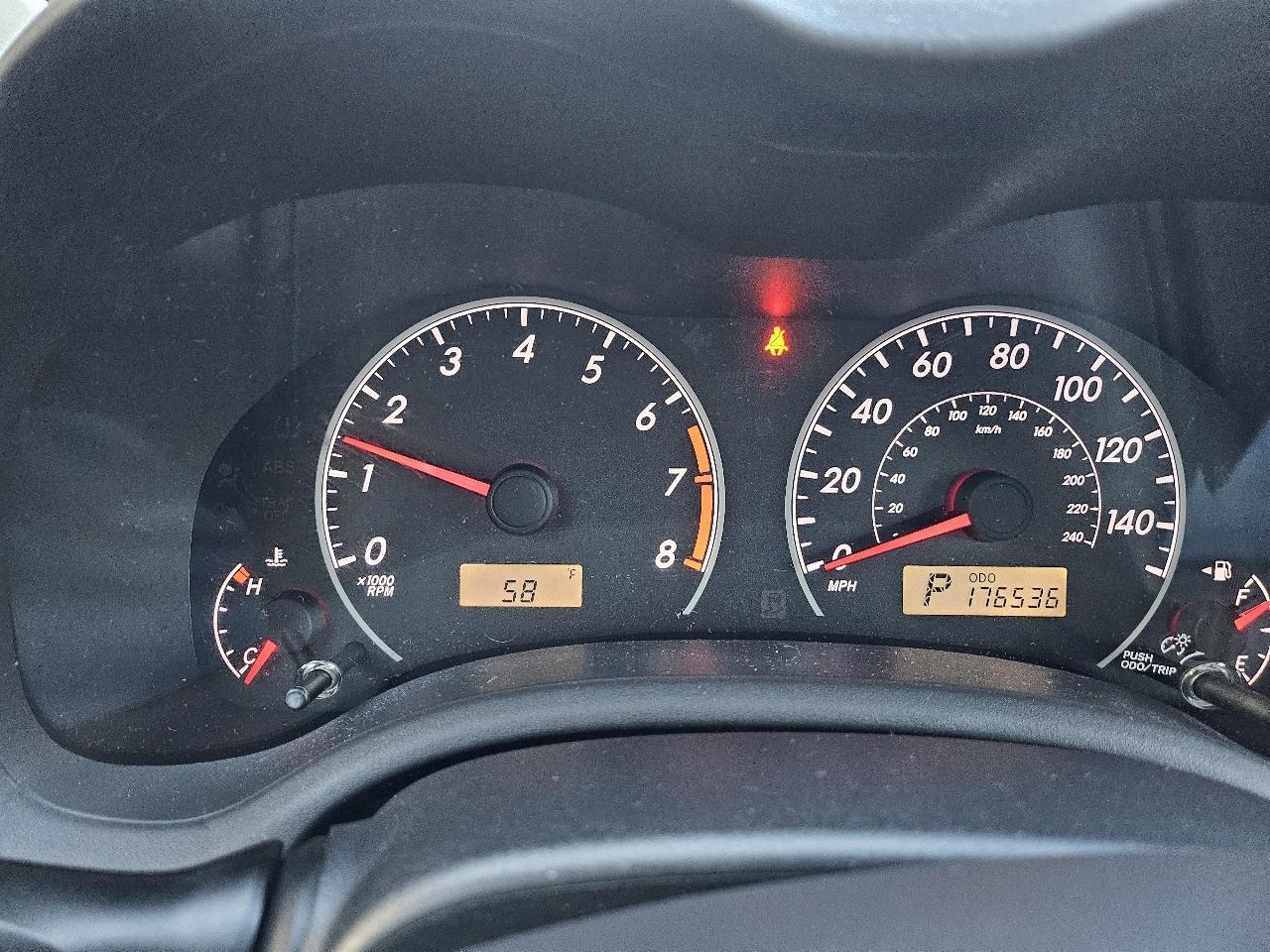 Toyota Corolla 4dr Sdn Auto LE (Natl) 2013