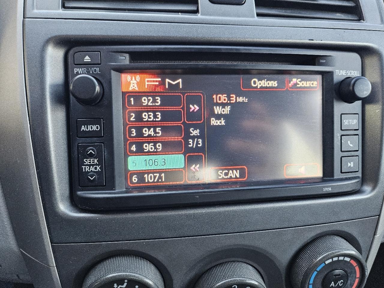 Toyota Corolla 4dr Sdn Auto LE (Natl) 2013