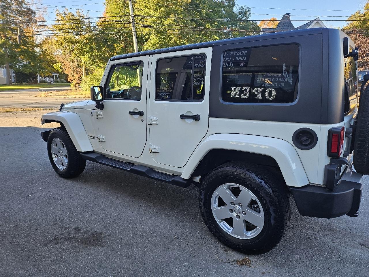 Jeep Wrangler Unlimited Sahara 4WD 2010