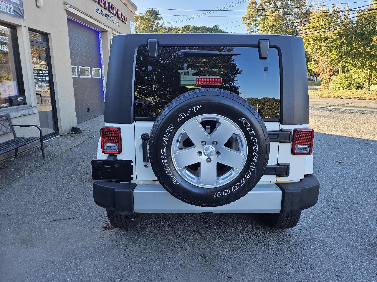 Jeep Wrangler Unlimited Sahara 4WD 2010