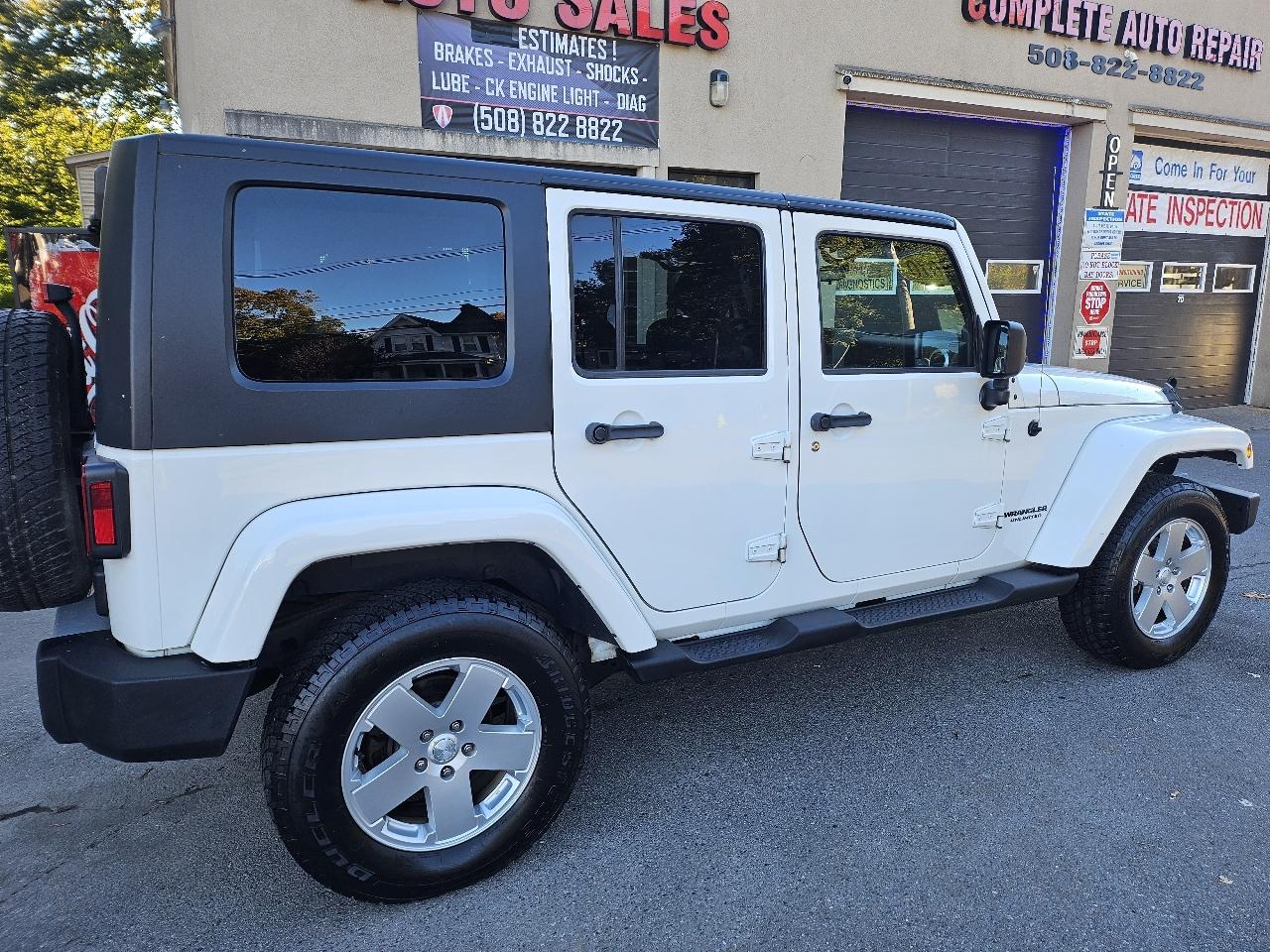 Jeep Wrangler Unlimited Sahara 4WD 2010