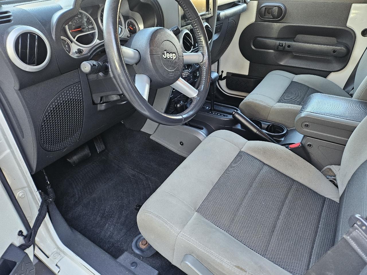 Jeep Wrangler Unlimited Sahara 4WD 2010