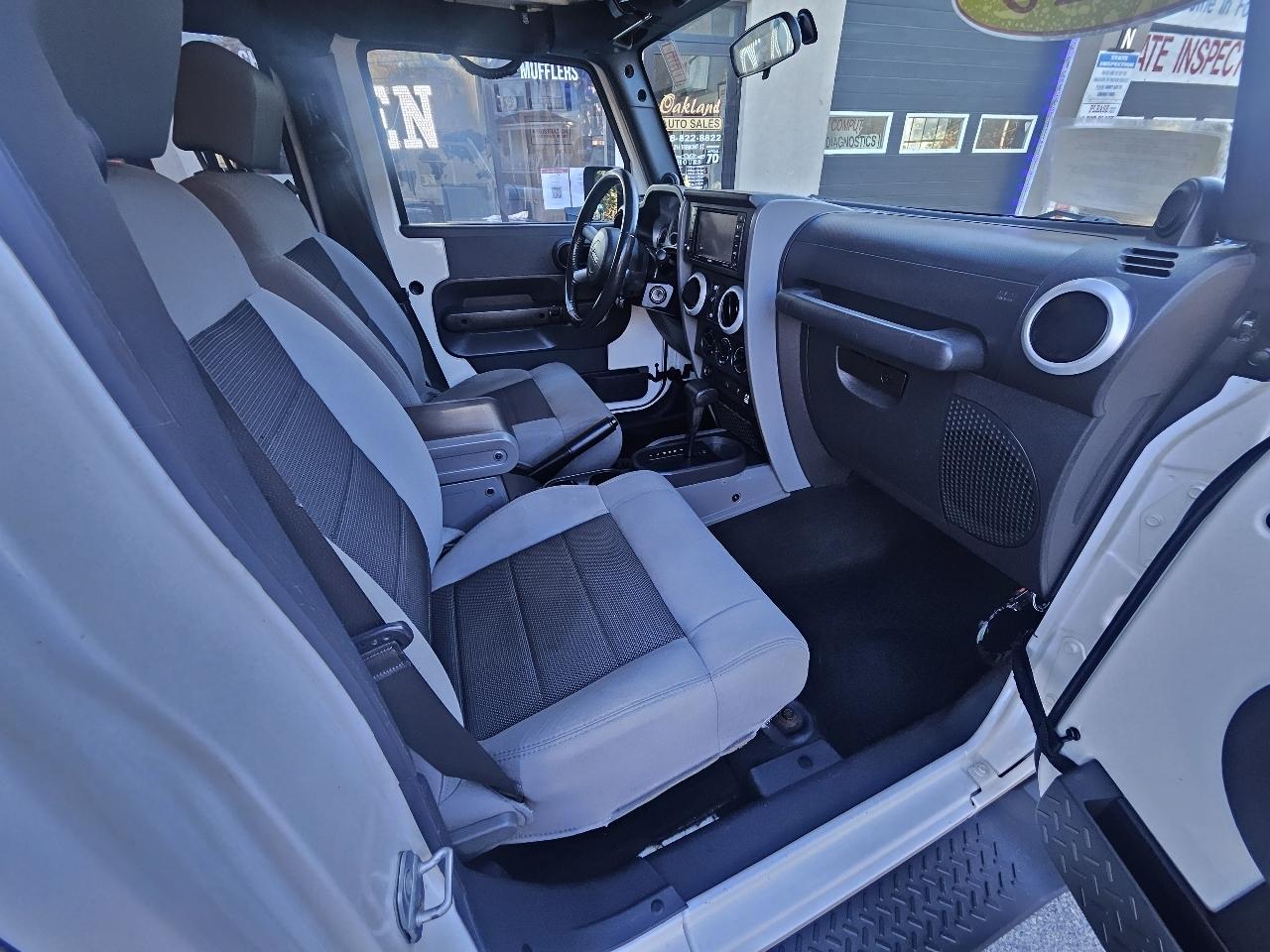 Jeep Wrangler Unlimited Sahara 4WD 2010
