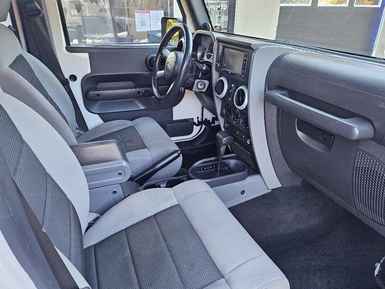Jeep Wrangler Unlimited Sahara 4WD 2010