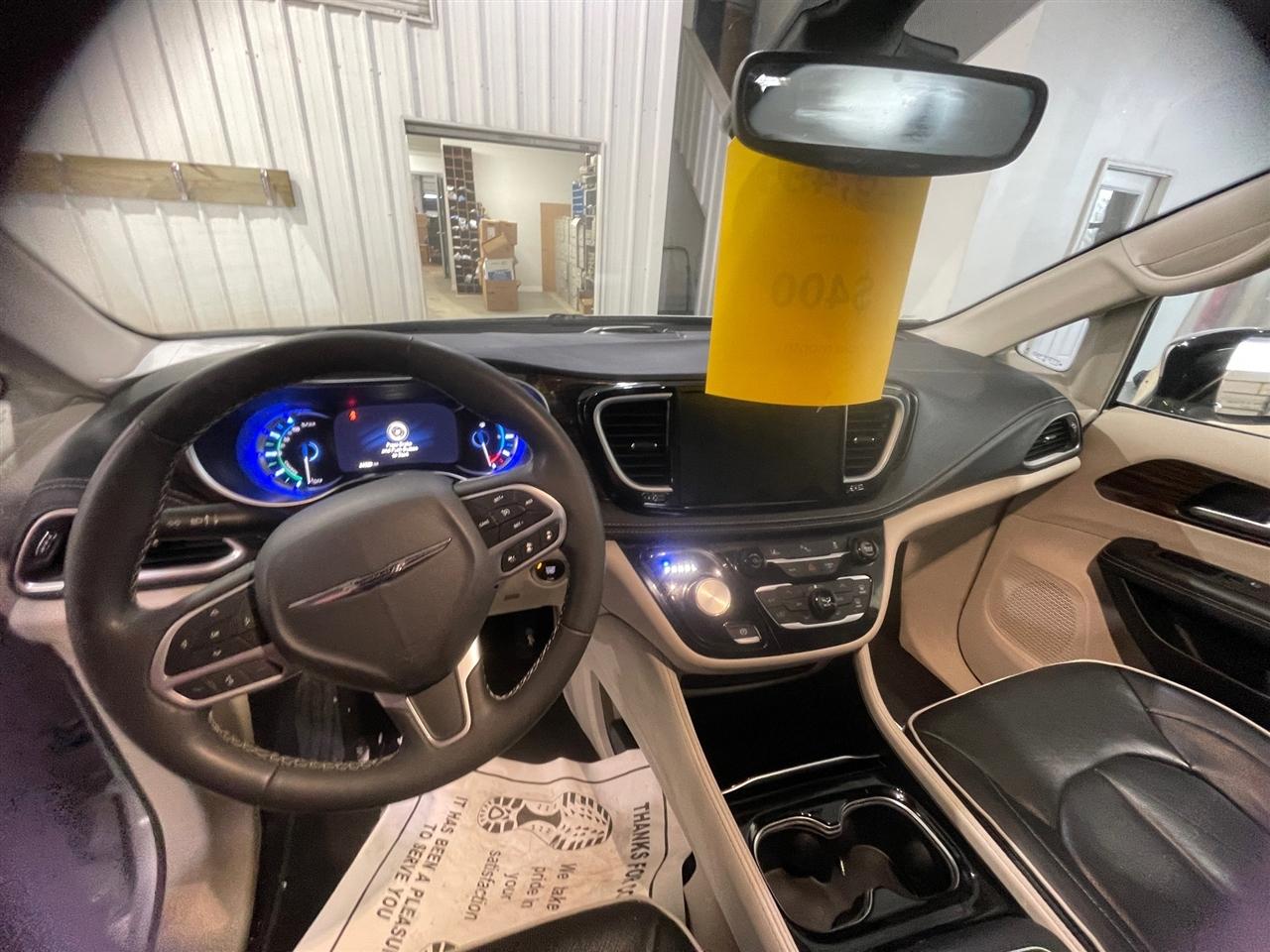 Chrysler Pacifica Hybrid Limited 2023