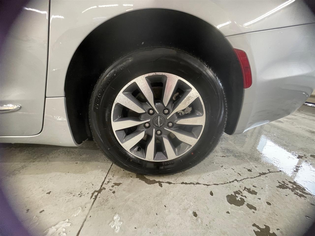 Chrysler Pacifica Hybrid Limited 2023