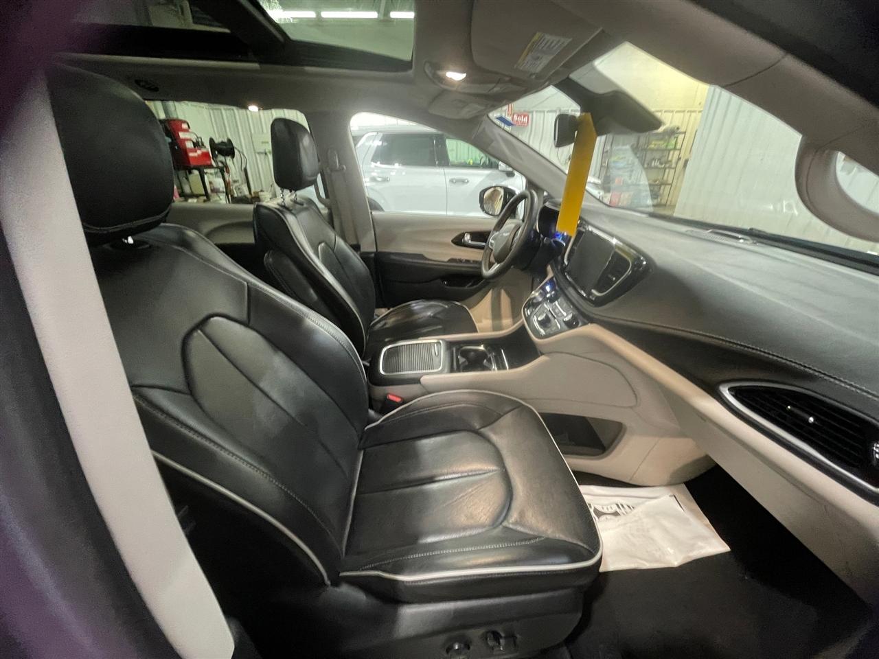 Chrysler Pacifica Hybrid Limited 2023