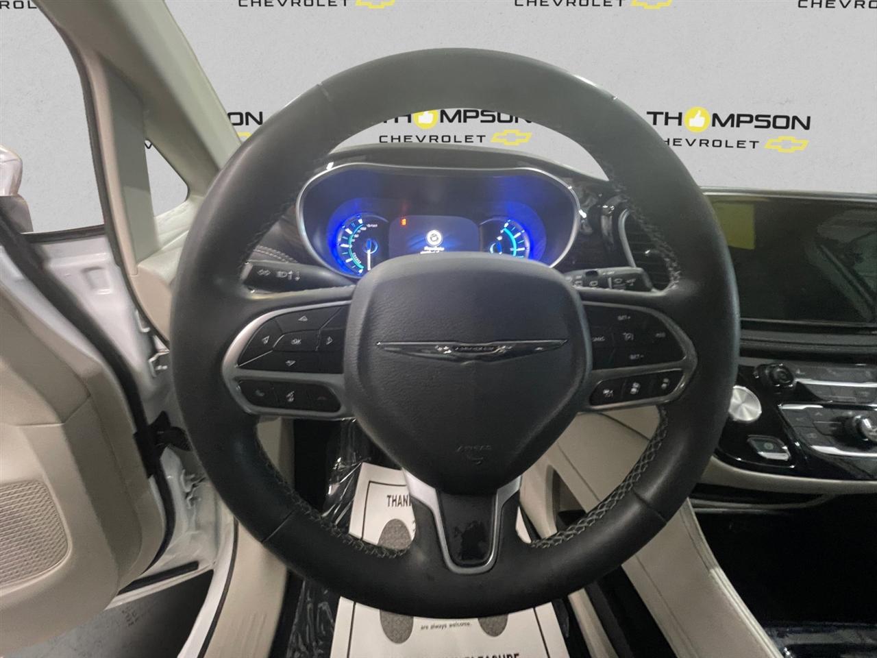 Chrysler Pacifica Hybrid Limited 2023