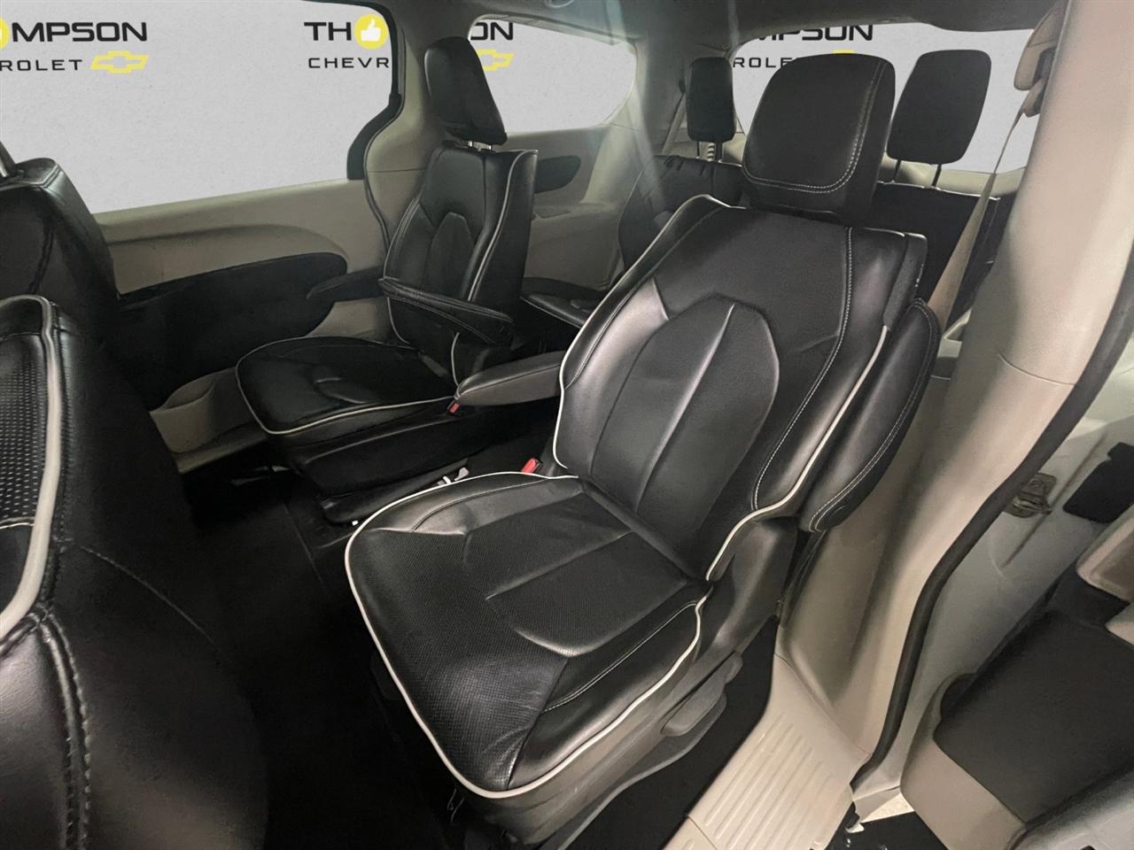 Chrysler Pacifica Hybrid Limited 2023